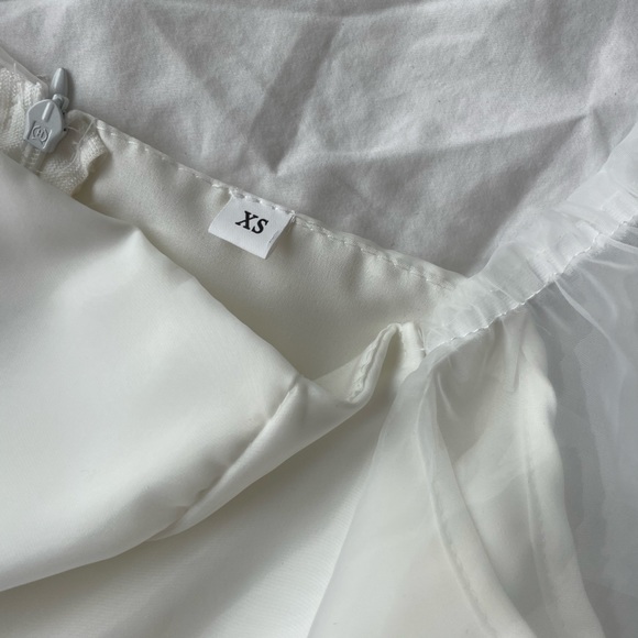 White organza puff dress - Picture 3 of 4